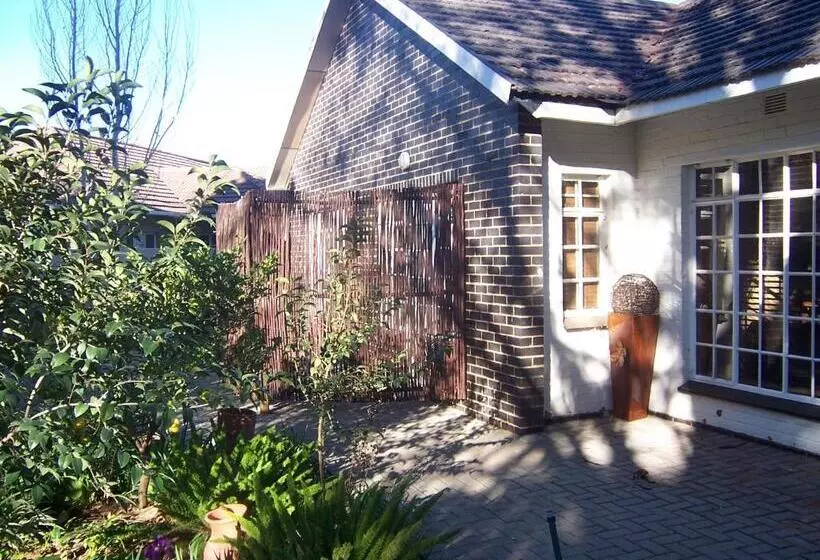 Majatalo Simoni Guest House