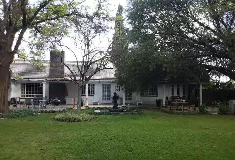 Majatalo Simoni Guest House