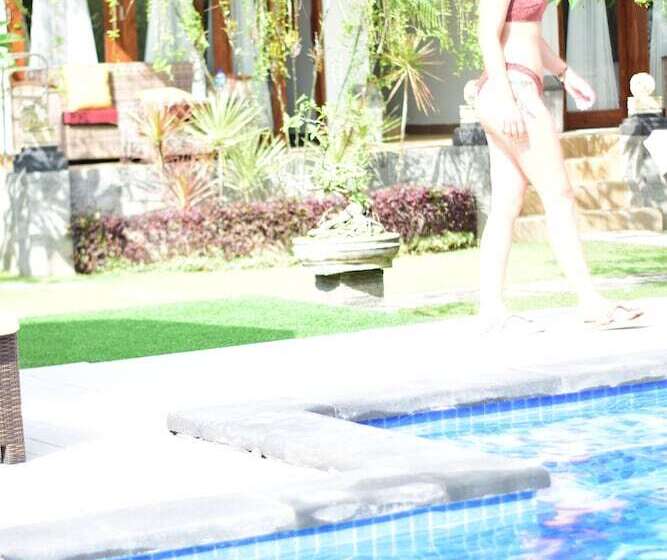 Panzió The Kanha Palace