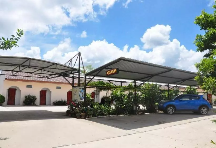 Hotelli Banana Resort Sadao