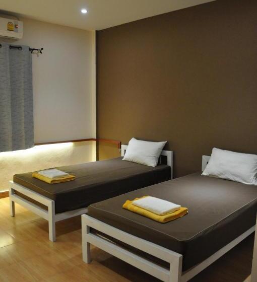 בית מלון כפרי Banana Resort Sadao