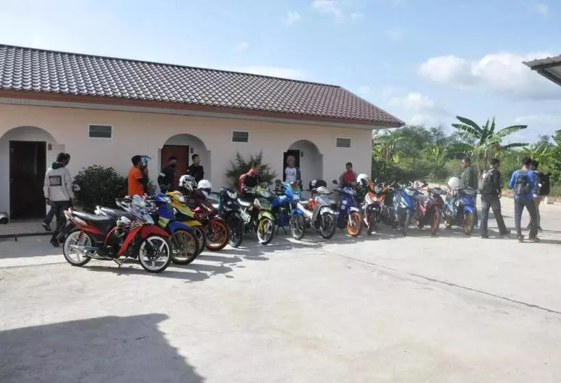 Hotelli Banana Resort Sadao