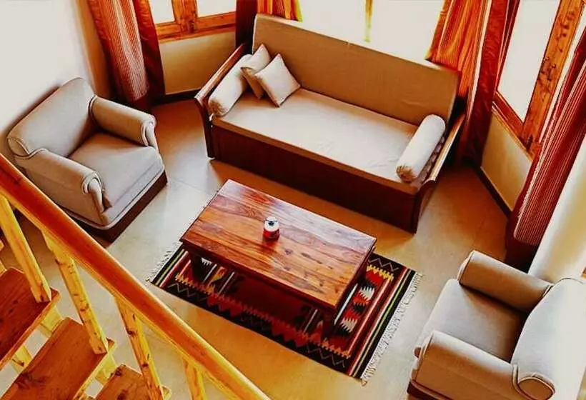 Hotelli Banjara Orchard Retreat Thanedar