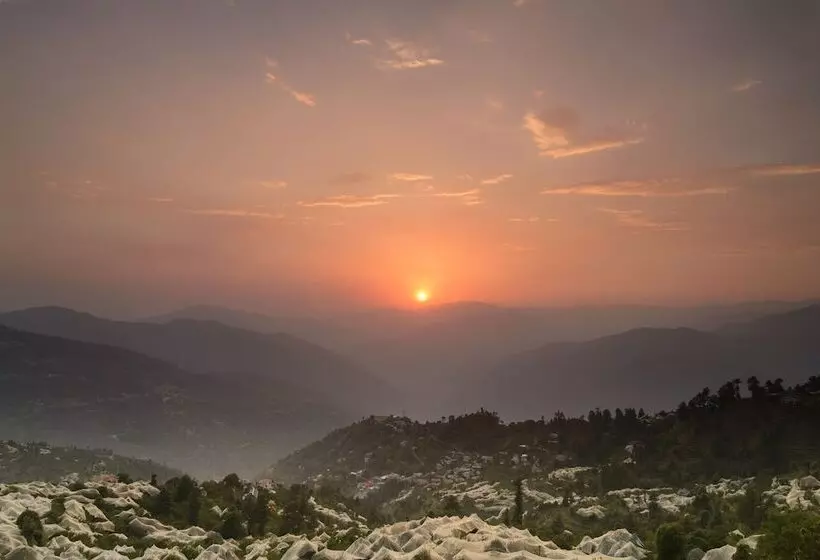 Hotelli Banjara Orchard Retreat Thanedar