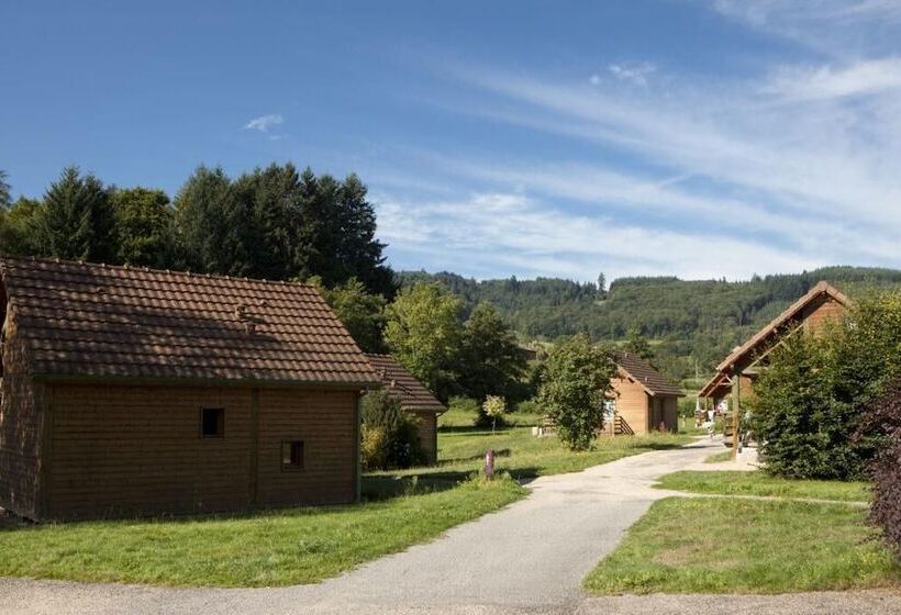 בית מלון כפרי Camping De Matour