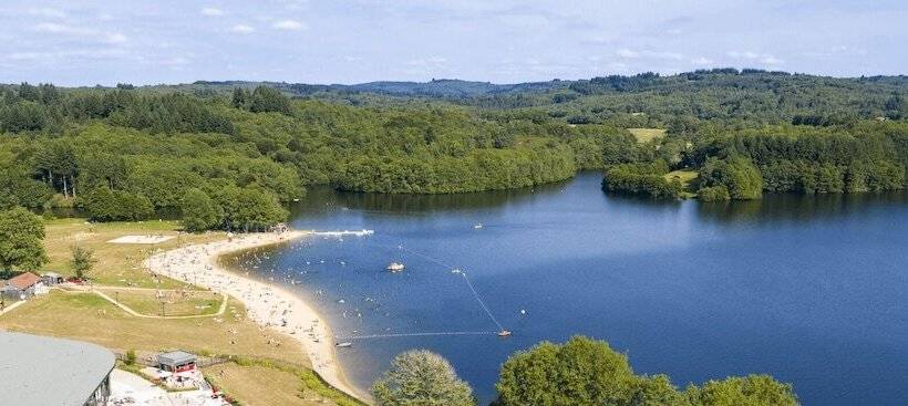 בית מלון כפרי Camping De Matour