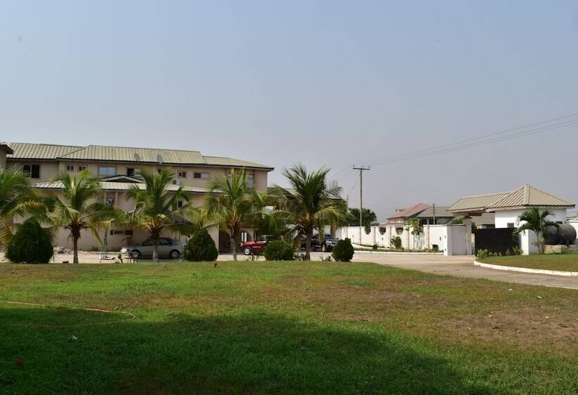 ホテル Chrisma Courts