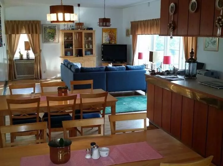 Hotelli Emanuelssons