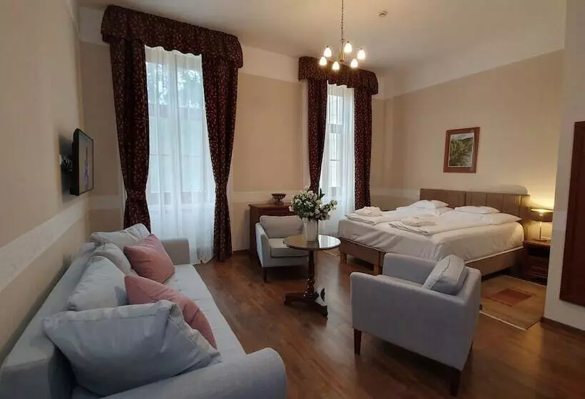 Hotelli Főnix Wellness Resort