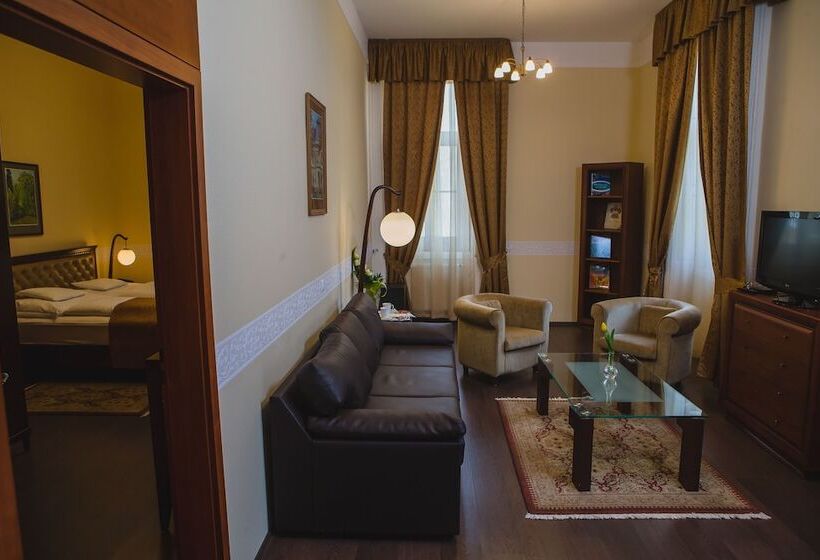 Hotelli Főnix Wellness Resort