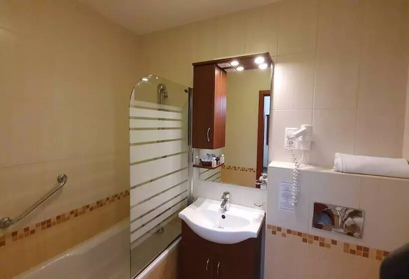 Hotelli Főnix Wellness Resort