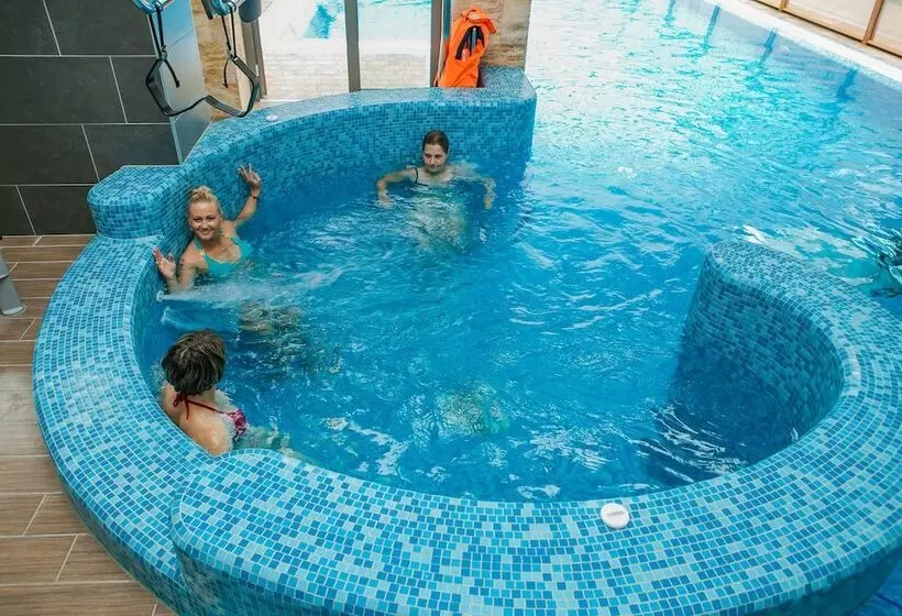 Hotelli Főnix Wellness Resort