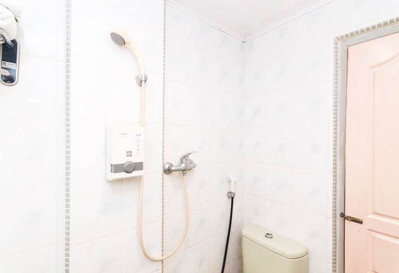 호텔 Grand Palace By Oyo Rooms