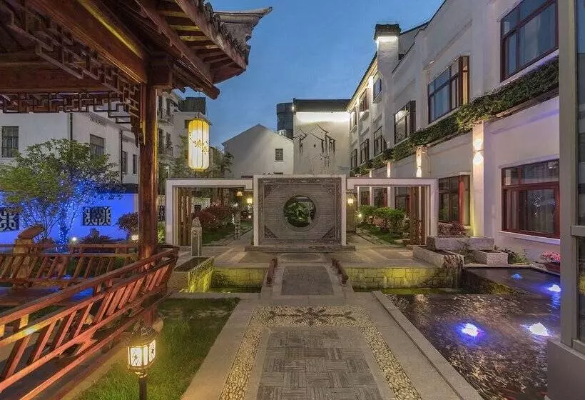 Hotelli Hejing Chengshang Generations