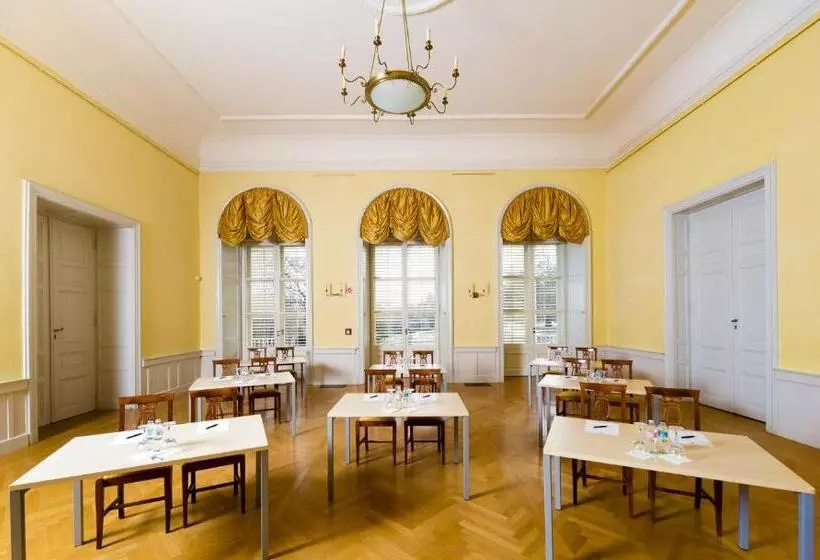 Károlyi Kastély Hotel & Restaurant