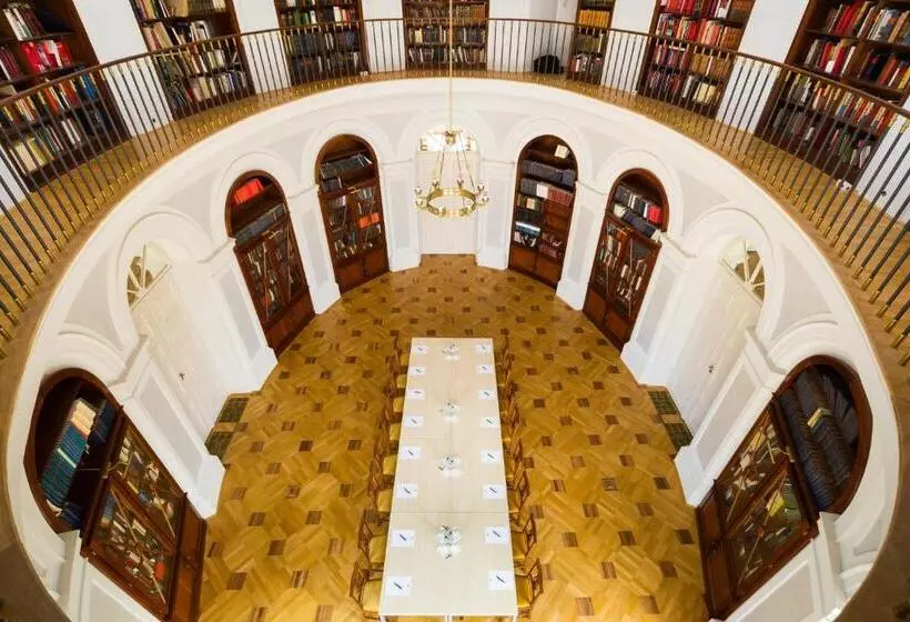 Károlyi Kastély Hotel & Restaurant