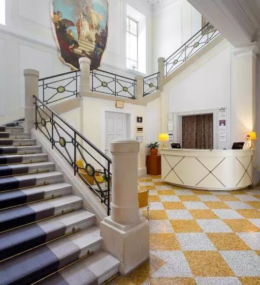 Károlyi Kastély Hotel & Restaurant