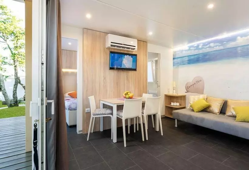 ホテル Mobile Homes Fkk Nudist Camping Solaris