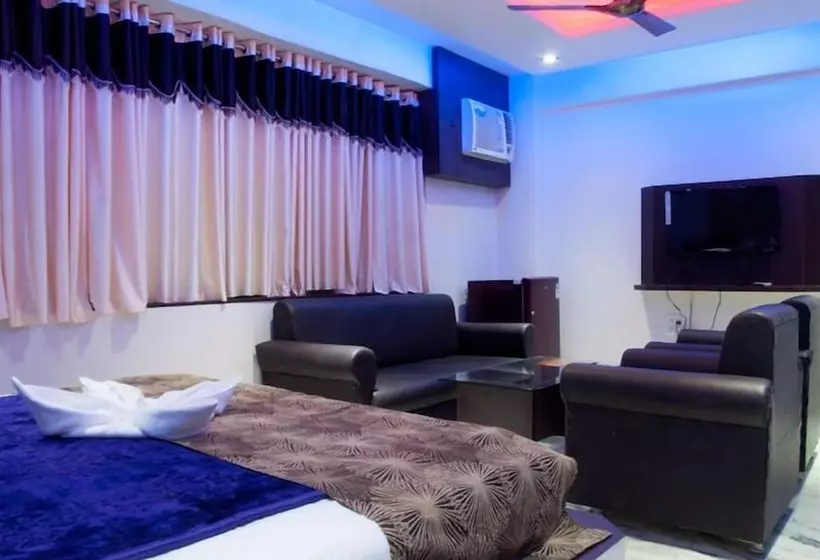 ホテル Neelam Palace