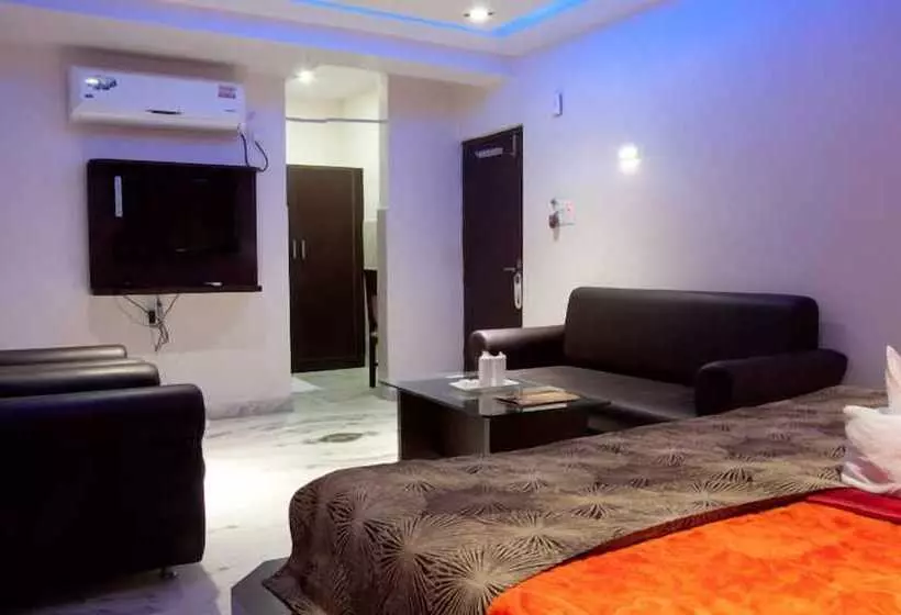 ホテル Neelam Palace