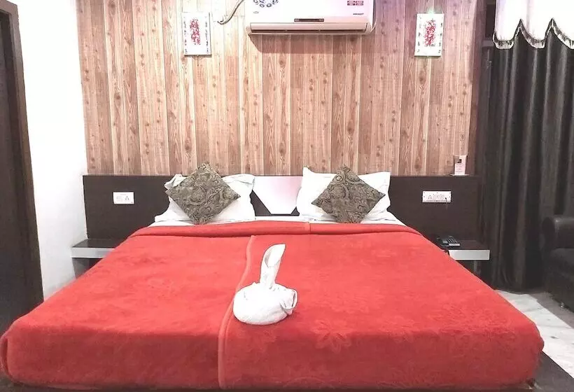 ホテル Neelam Palace