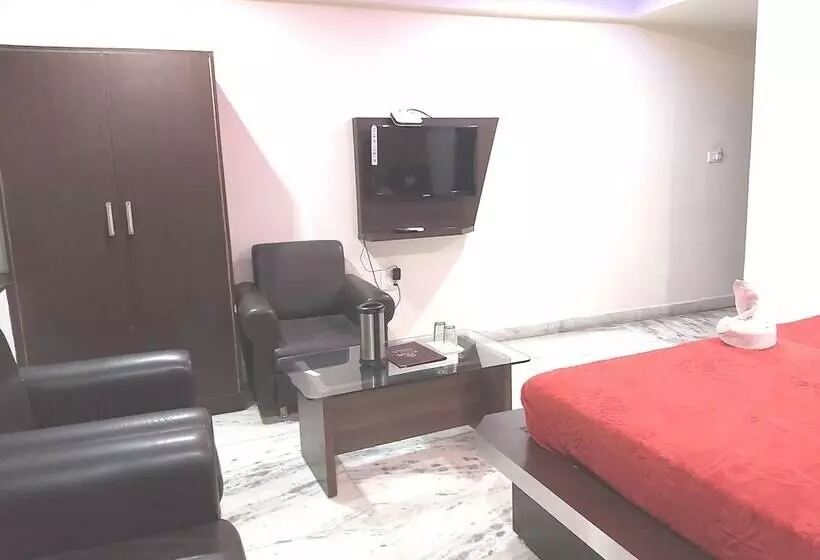 ホテル Neelam Palace