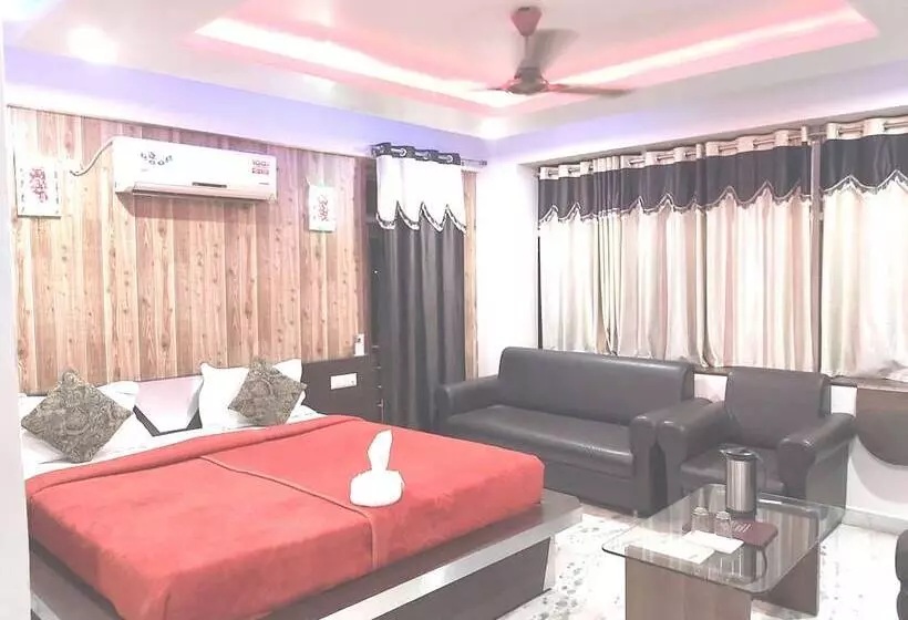 ホテル Neelam Palace