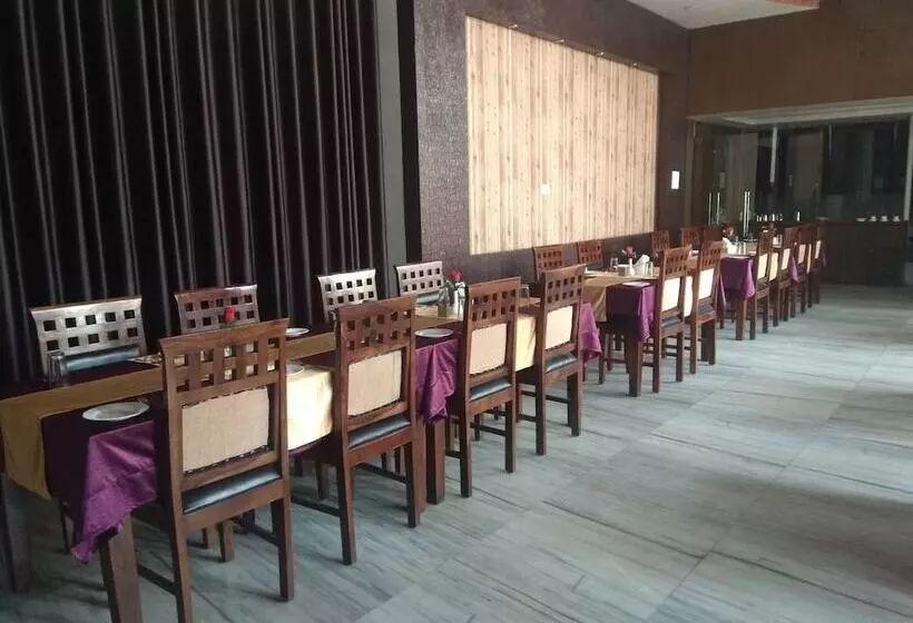 ホテル Neelam Palace