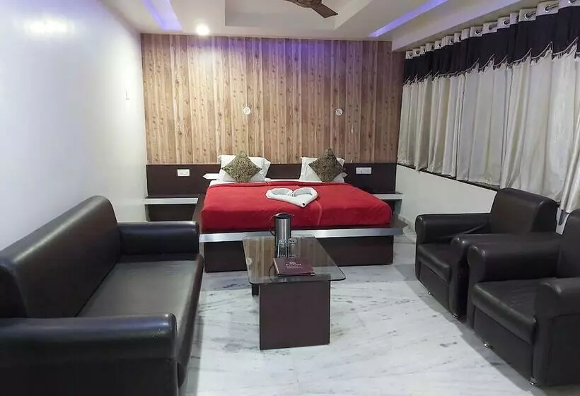 ホテル Neelam Palace