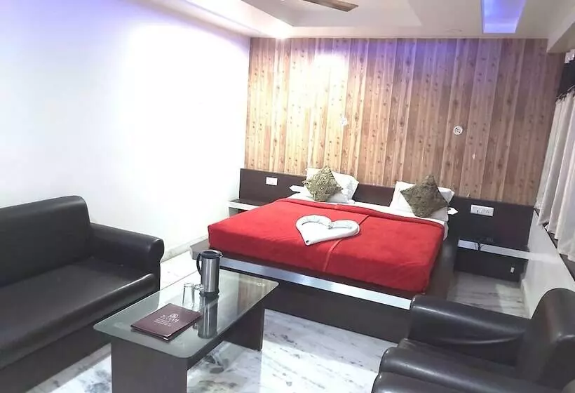 ホテル Neelam Palace