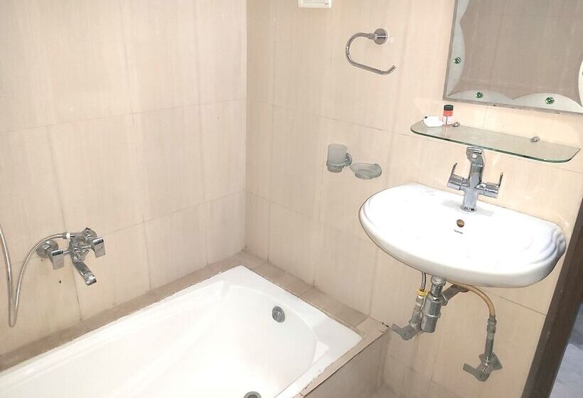 בית מלון כפרי Neelam Palace