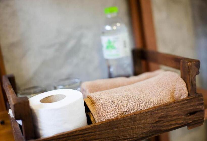 酒店 Twelve Oclock Resort