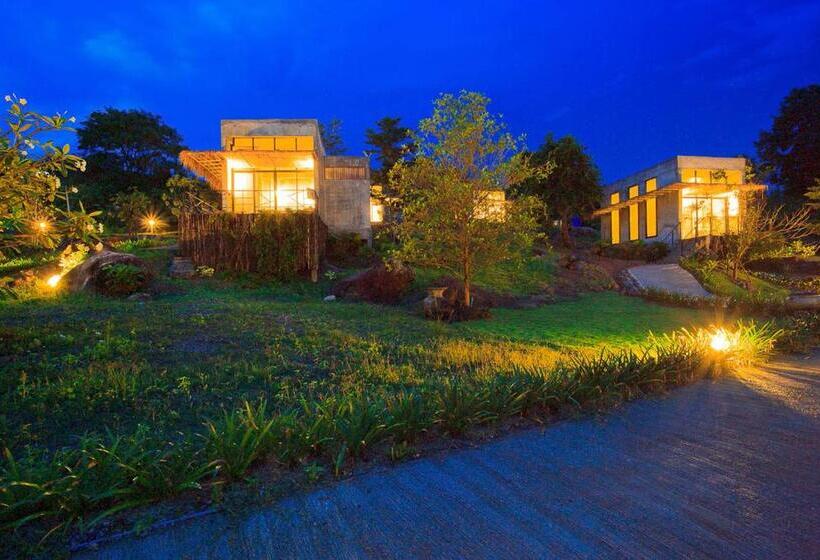 酒店 Twelve Oclock Resort