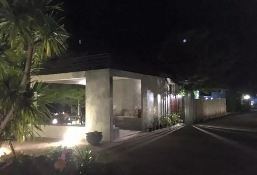 ホテル Twelve Oclock Resort