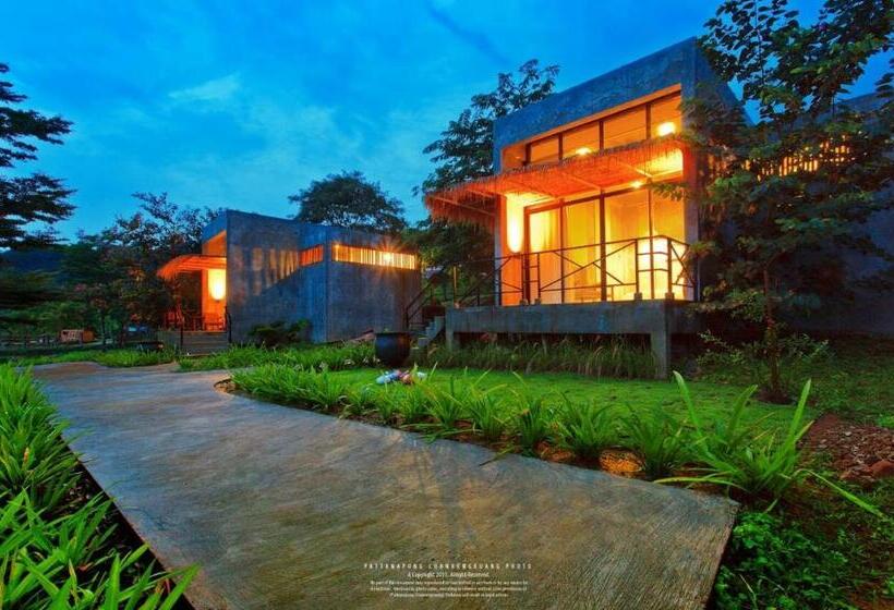 酒店 Twelve Oclock Resort