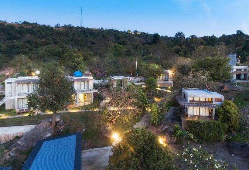 酒店 Twelve Oclock Resort