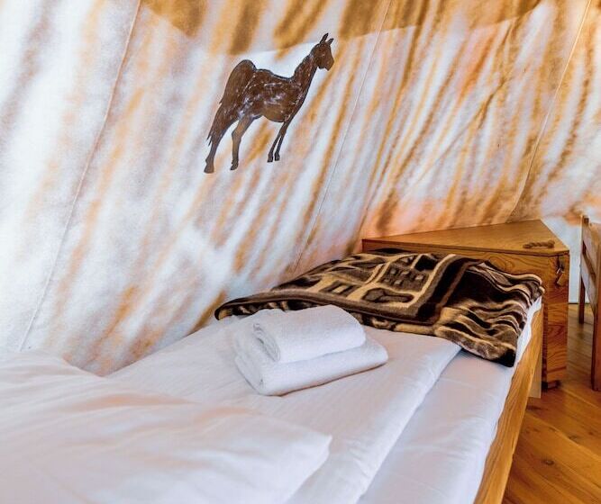 호텔 Western Camp Resort