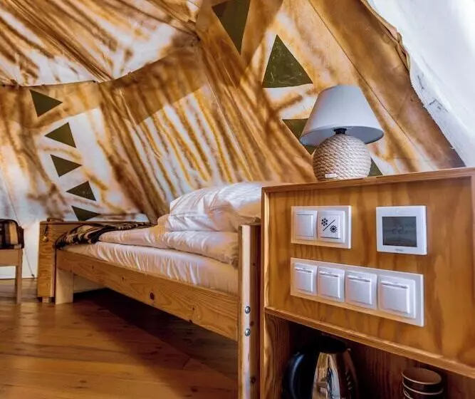 Hotelli Western Camp Resort