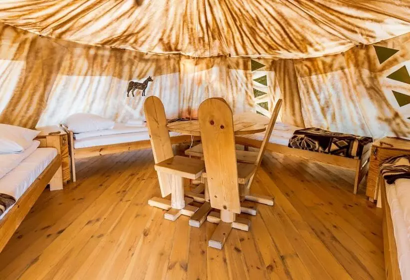 Hotelli Western Camp Resort