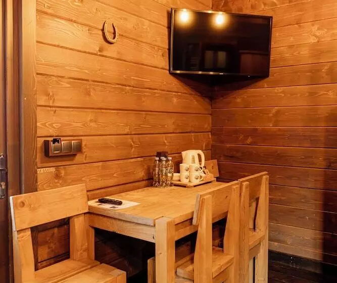 Hotelli Western Camp Resort