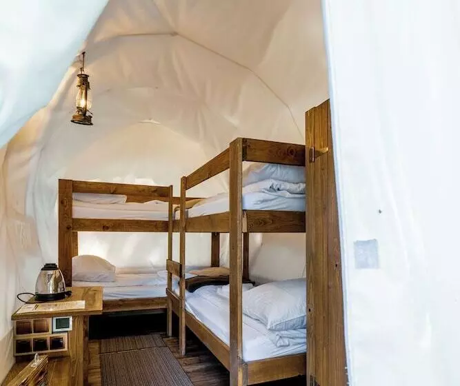 Hotelli Western Camp Resort