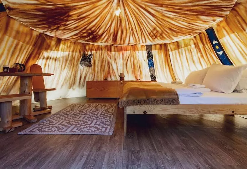 Hotelli Western Camp Resort