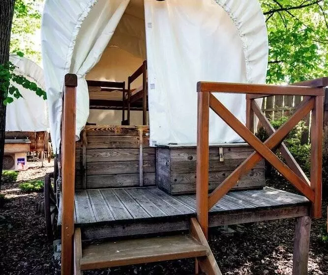 Hotelli Western Camp Resort