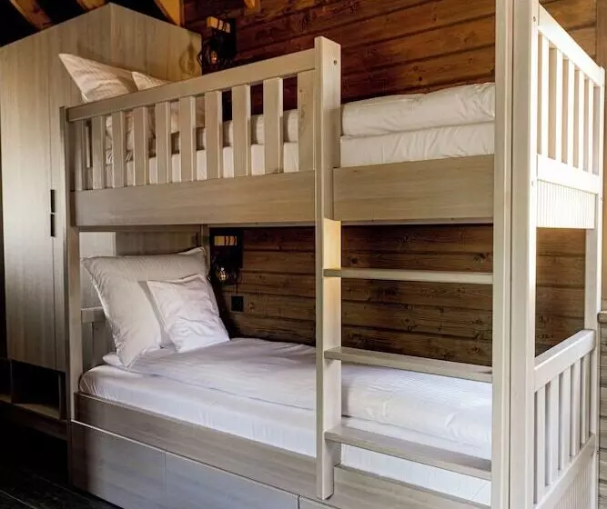 Hotelli Western Camp Resort