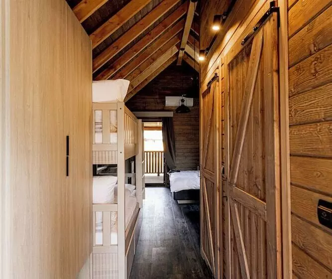 Hotelli Western Camp Resort