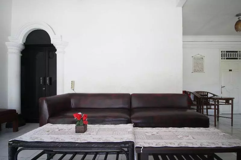 Hotelli Wisma Zahra By Oyo Rooms