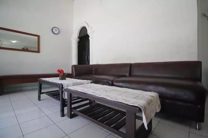 Hotelli Wisma Zahra By Oyo Rooms