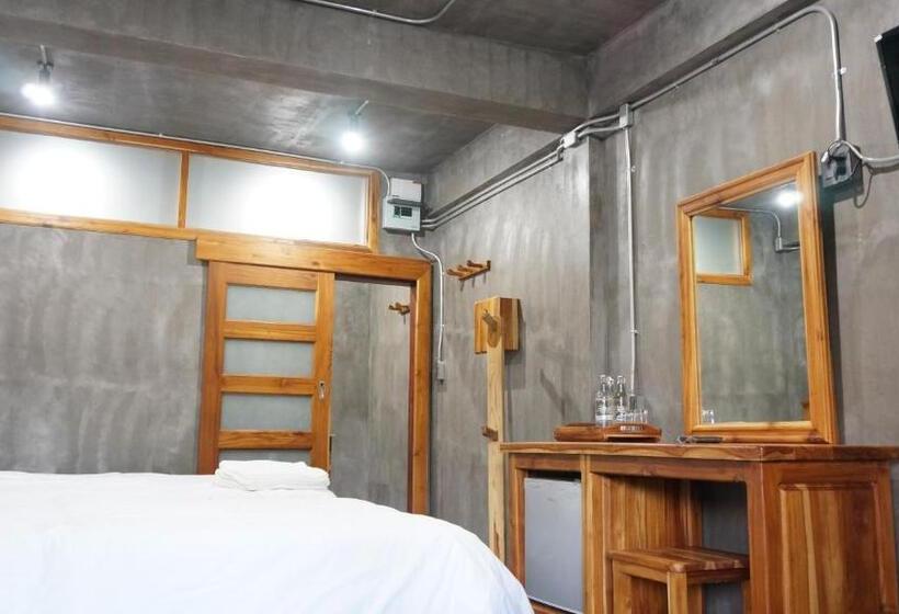 Pensjonat Thongphaphum River