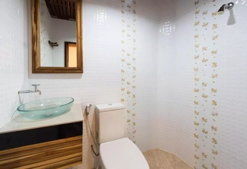 Majatalo Thongphaphum River