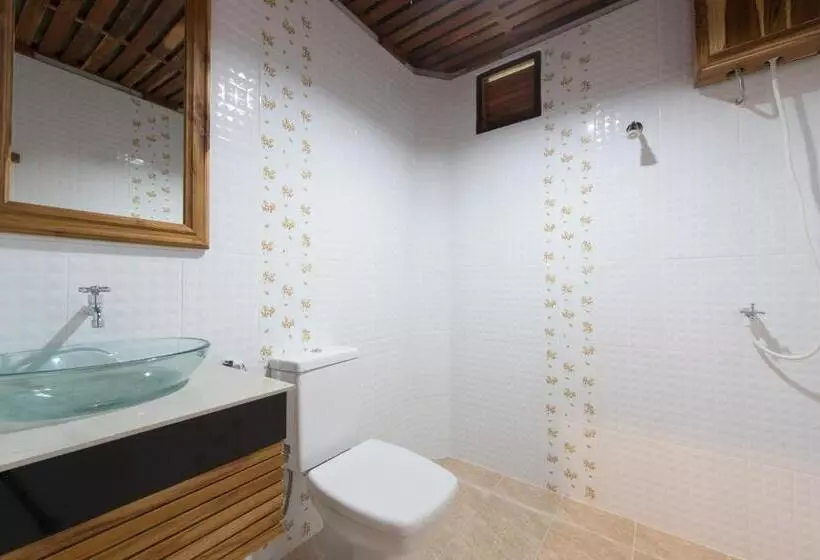 Majatalo Thongphaphum River